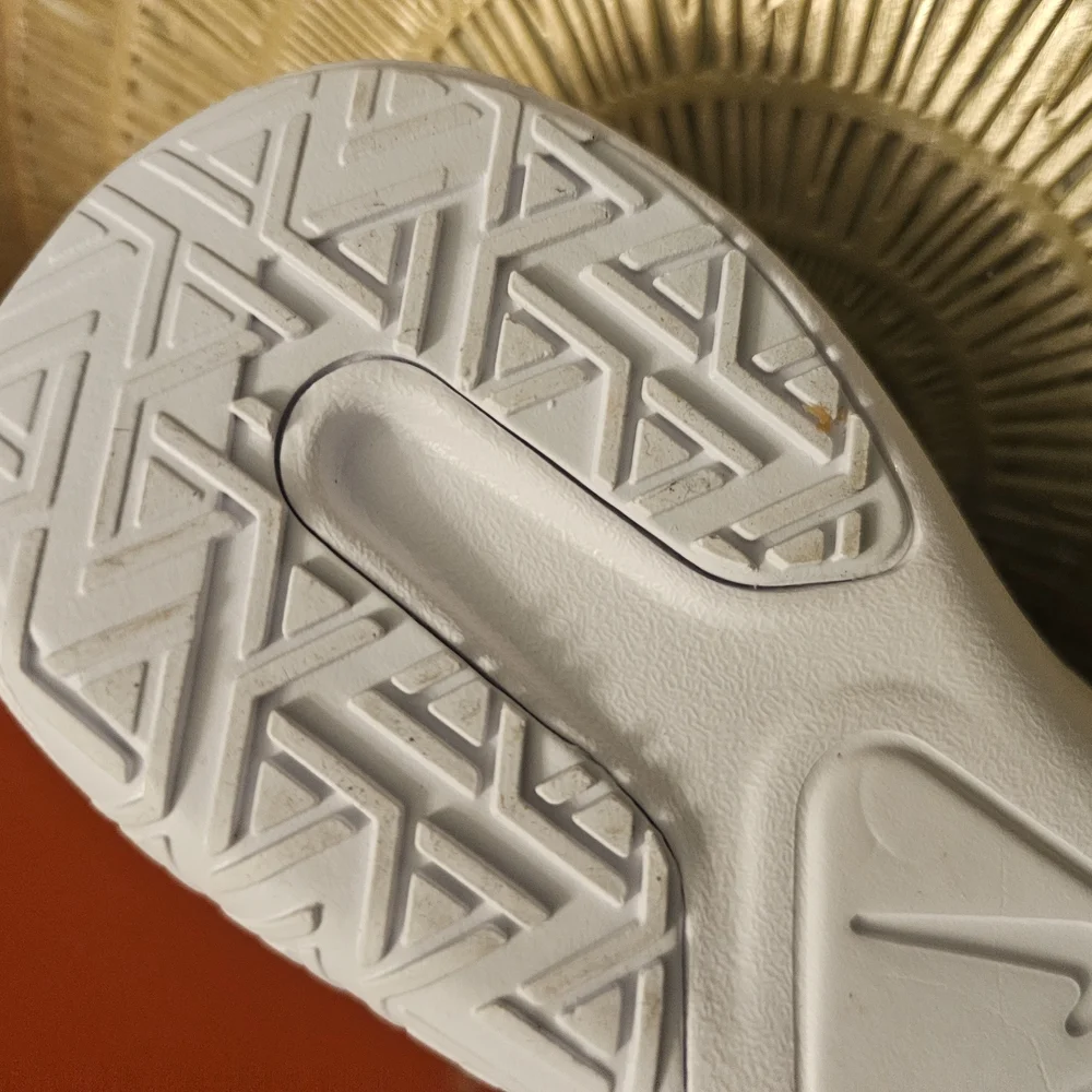 Nike Legend Essential Leopard Print Sneakers - Picture 6 of 9